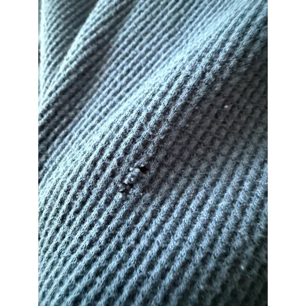 GAP men’s size small blue waffle sweater